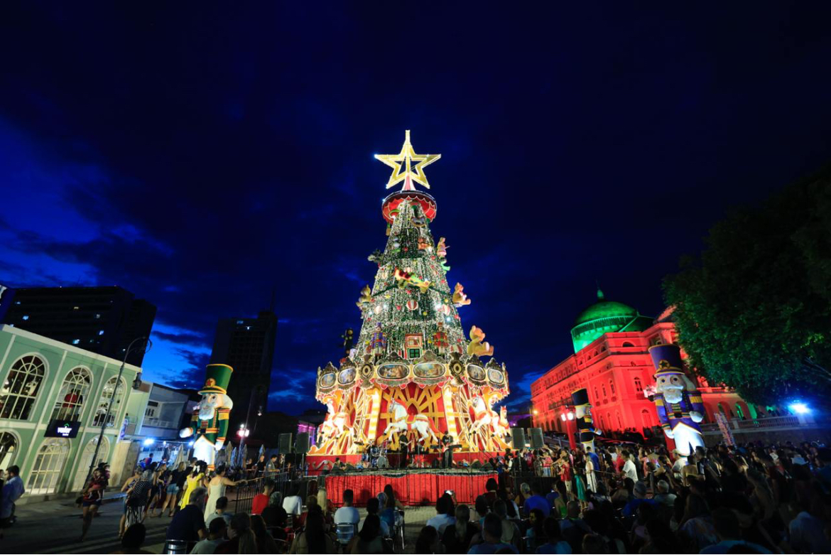 ‘O Mundo Encantado do Natal’ encerra nesta segunda no Largo São Sebastião 