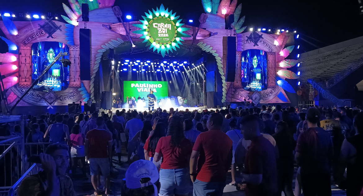 Carnaboi 2026 reúne público e lota Sambódromo de Manaus na segunda noite