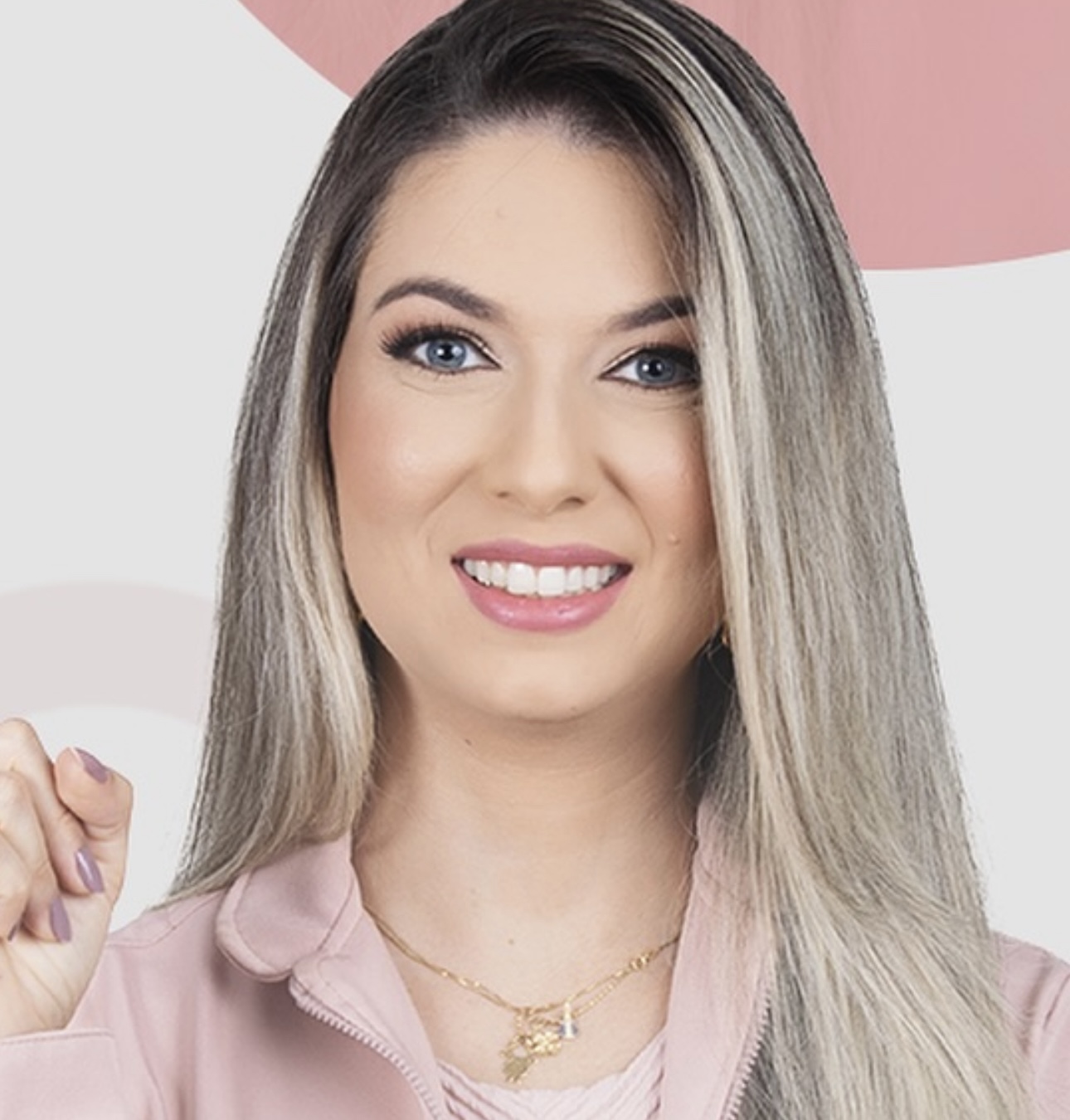 Influencer Tainá Medeiros morre aos 34 anos