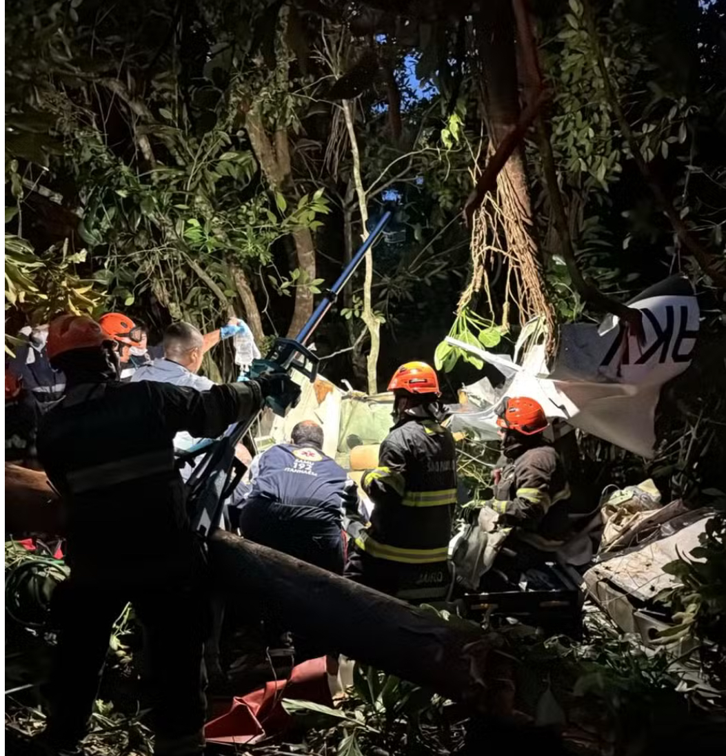 Avião cai em aldeia indígena em São Paulo; uma pessoa morreu