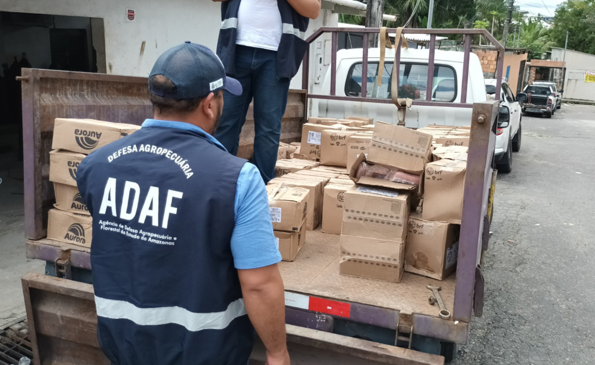 Adaf apreende 6,8 toneladas de alimentos vencidos no Monte das Oliveiras