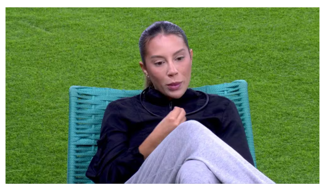 Renata detona João Pedro durante conversa com Maike