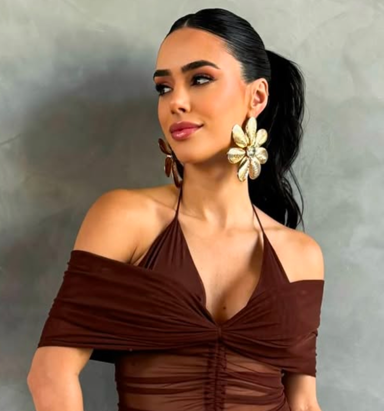 Bruna Biancardi viaja para mansão de Neymar no Rio em meio à polêmica