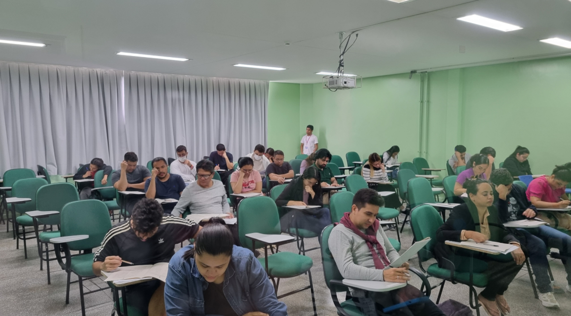 PGE-AM realiza exame de Residência Jurídica com mais de 800 inscritos