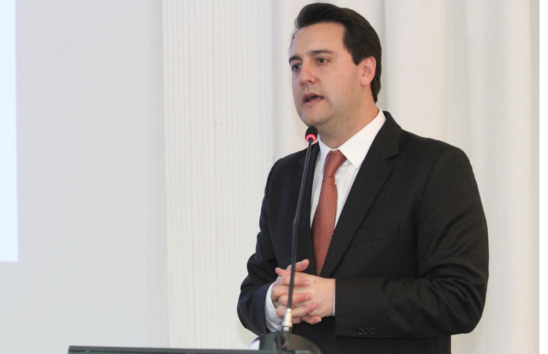 Ratinho Jr. se reaproxima de Bolsonaro e negocia anistia e 2026 de olho no Planalto