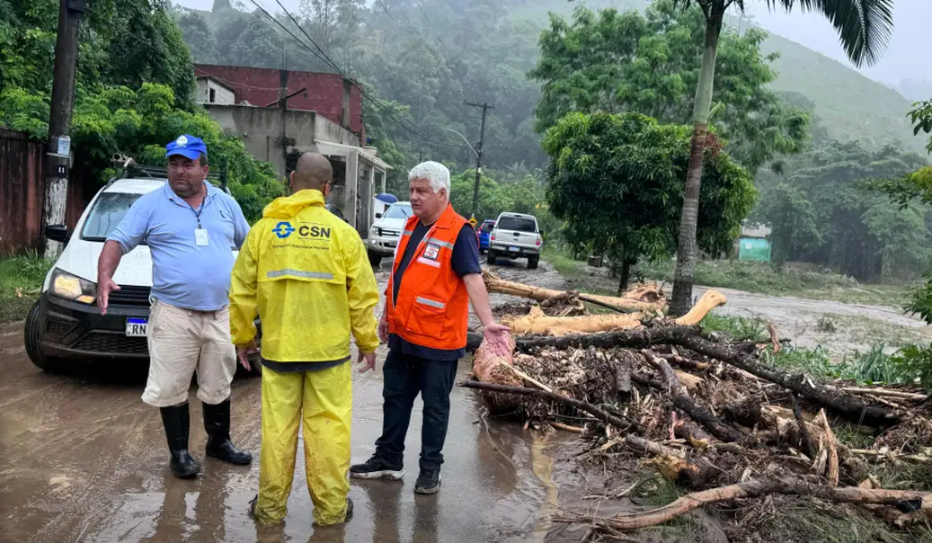 Prefeito de Angra dos Reis pede apoio federal para construir abrigos