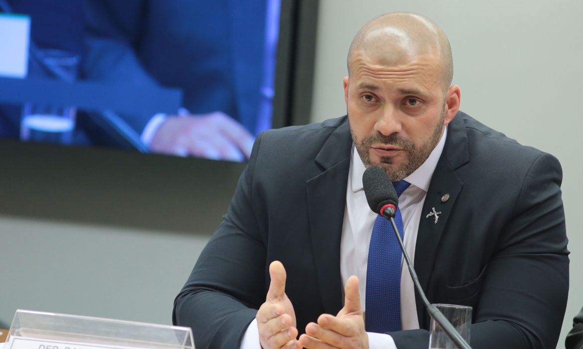 Legislativo quer dar palavra final sobre cassação de parlamentares