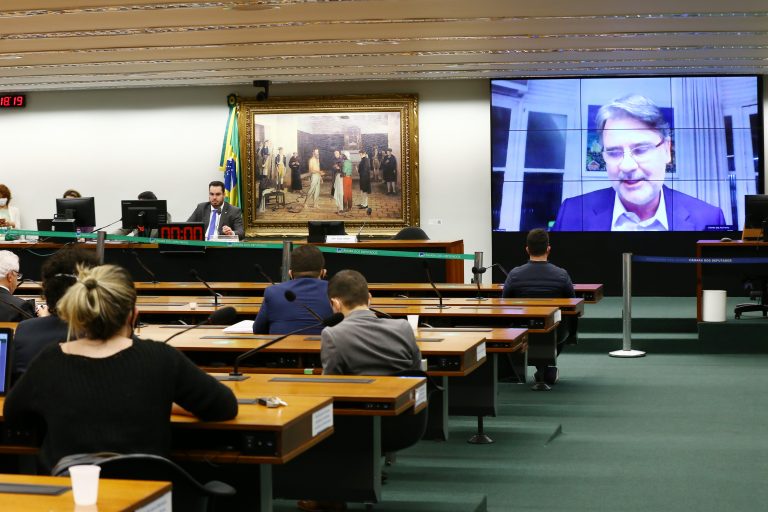 Comissão recomenda rejeição da PEC do voto impresso e tema vai ao plenário