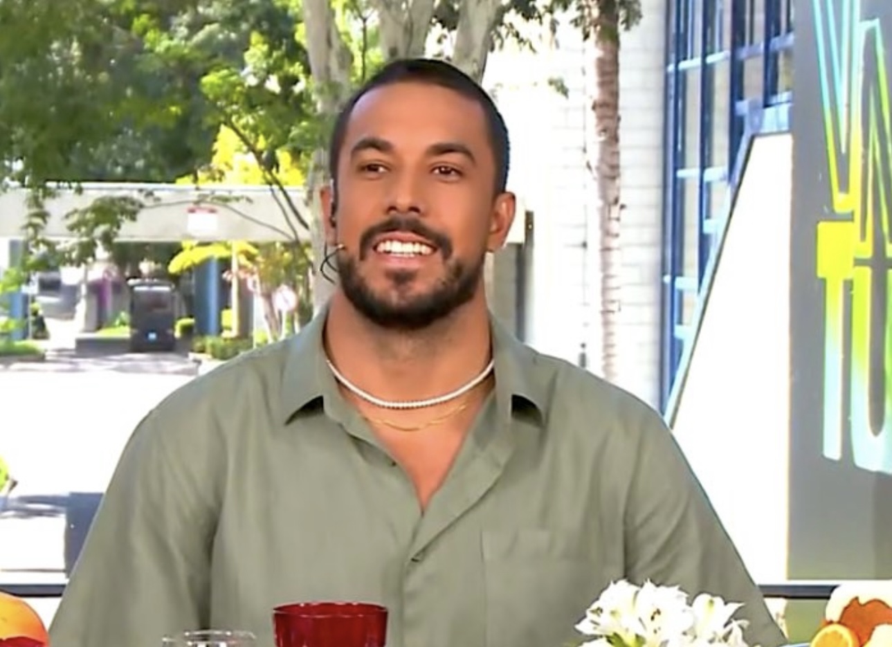 Maike diz estar apaixonado por Renata e pede desculpa à família da sister 