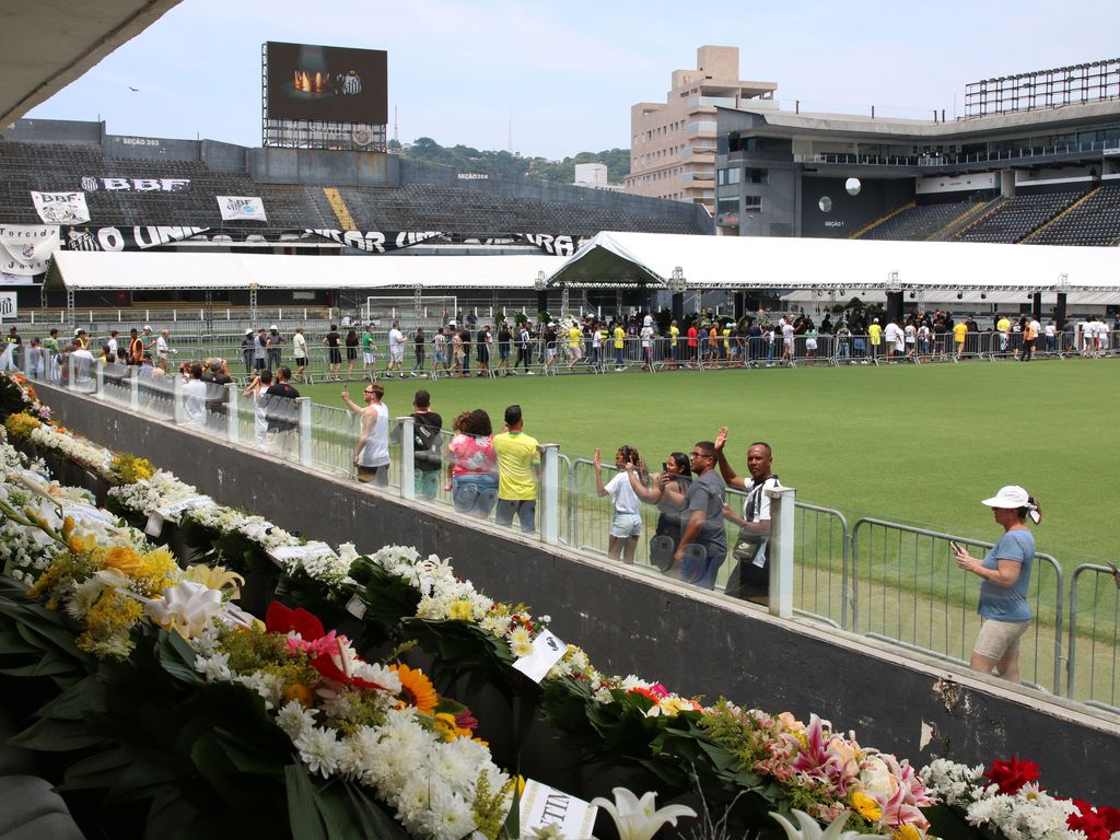 Lula chega à Vila Belmiro para o velório de Pelé