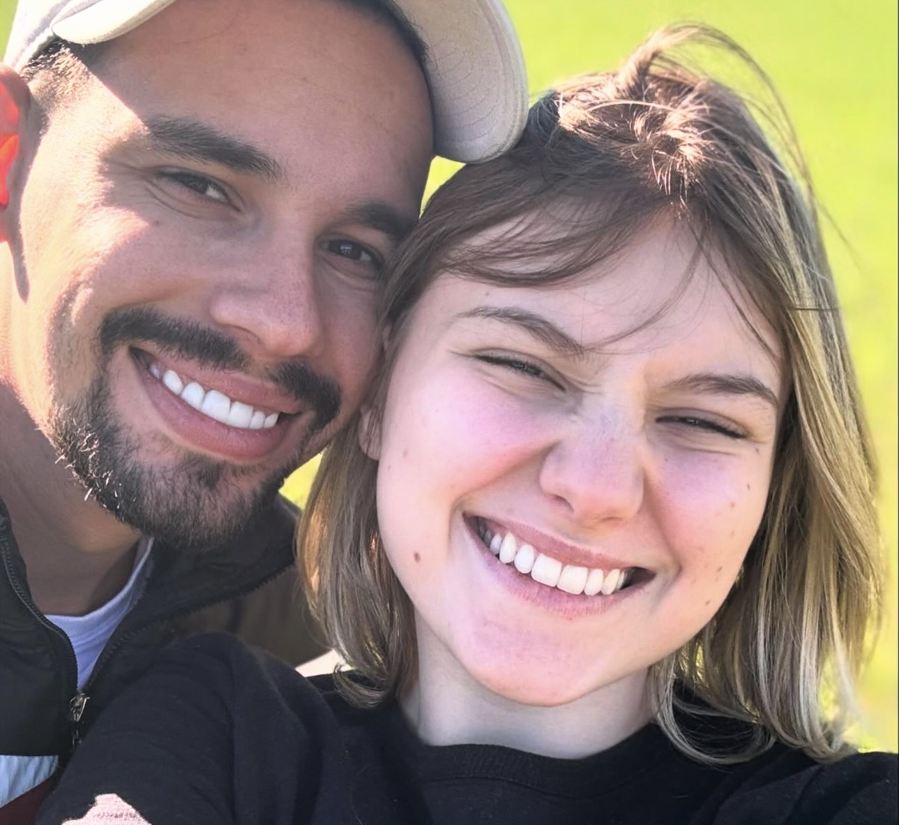 Grávida, Isabel Veloso anuncia nome do bebê 