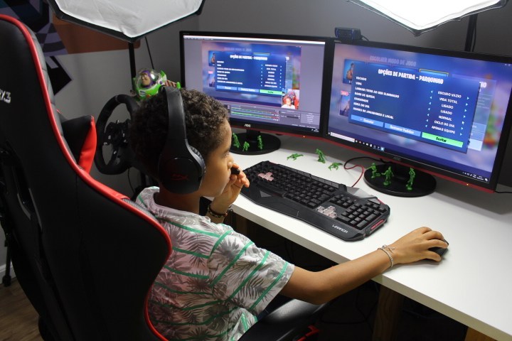 Semtepi abre vagas para cursos de tecnologia para adolecentes em Manaus