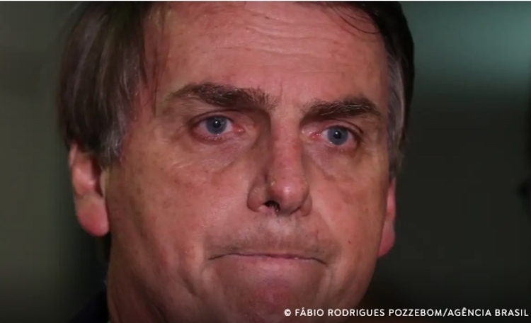 Cirurgia de Bolsonaro foi um sucesso, diz Michelle 