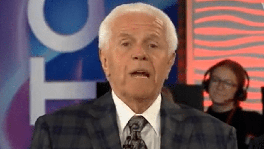 Pastor diz ao vivo que Jesus só voltará se fiéis doarem mais dinheiro