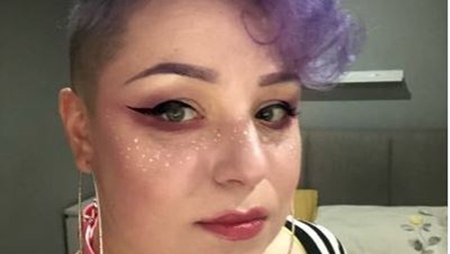 Mulher com sonambulismo cai do quarto andar de apartamento e sobrevive