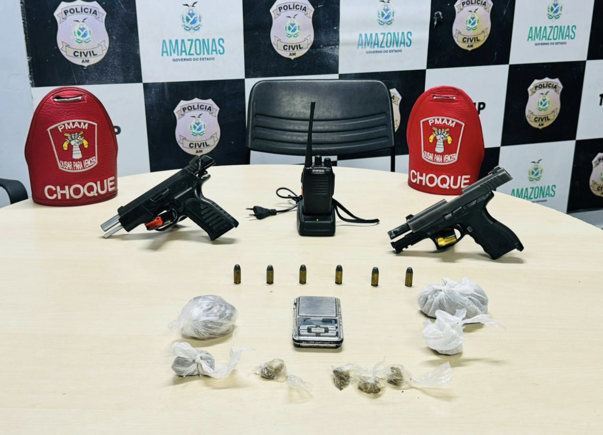 Após denúncias, polícia apreende armas e munições em beco no Educandos