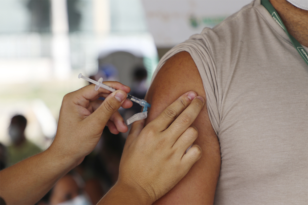 Amazonas já aplicou 5.879.379 doses de vacina contra Covid até esta sexta