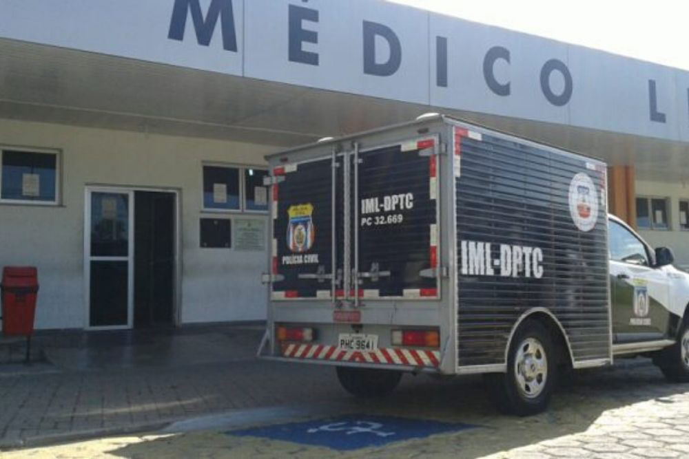 Corpo de homem é encontrado boiando na orla de porto no Amazonas