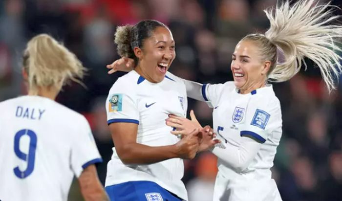 Inglaterra goleia, avança na Copa e China tem pior campanha