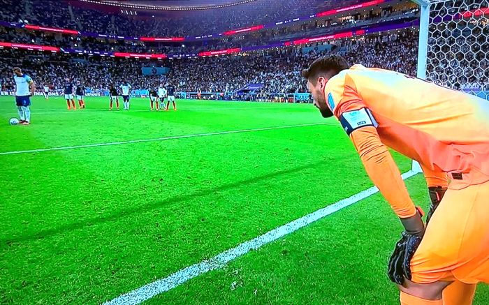 Lloris revela o que conversou com Kane após pênalti perdido na Copa