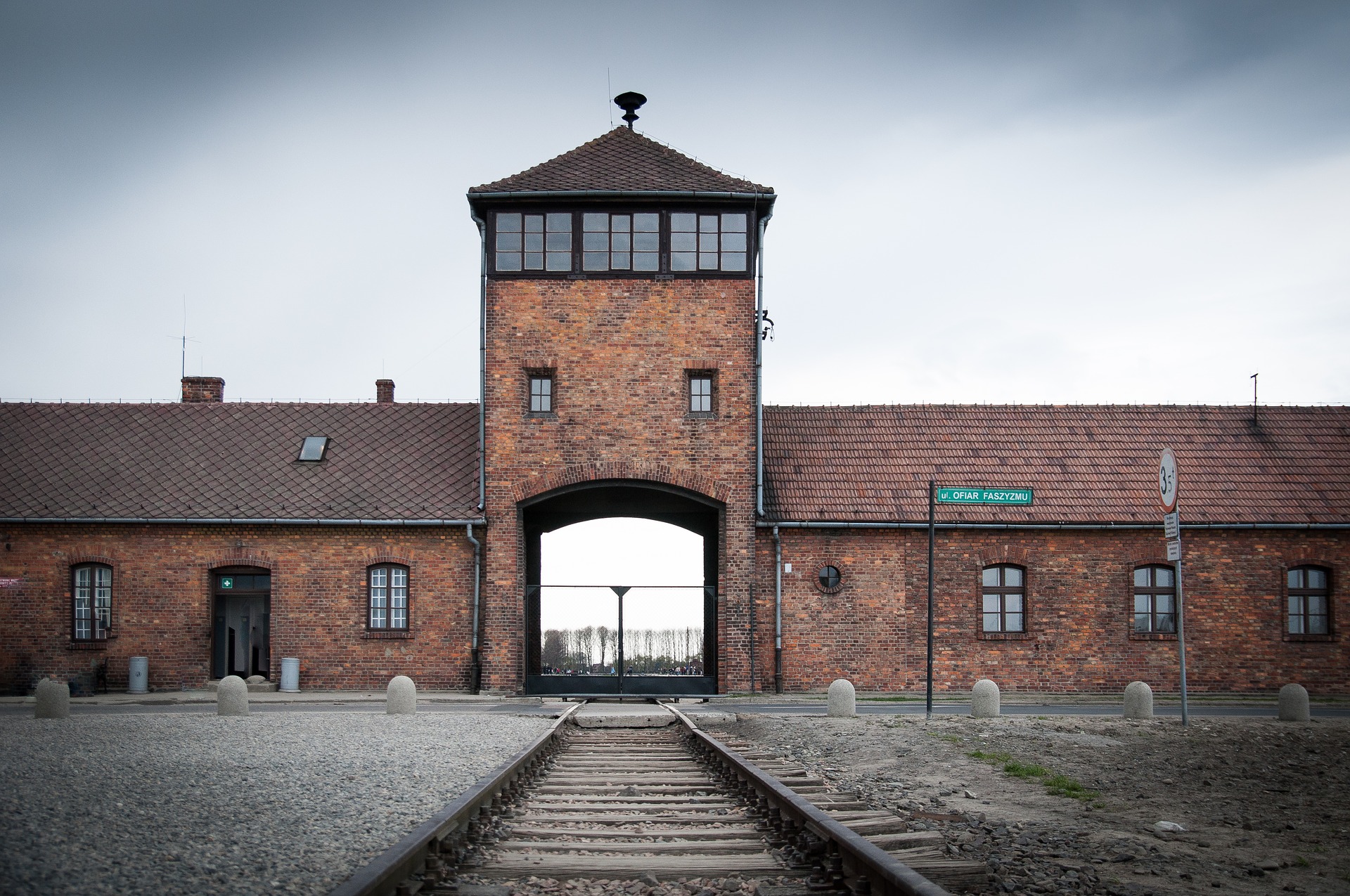 Auschwitz faz cerimônia virtual para marcar aniversário de libertação