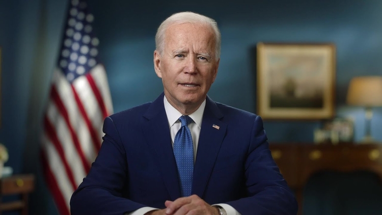 Em primeiro dia de mandato, Biden intensifica medidas contra a Covid-19
