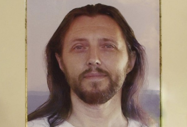 Polícia prende líder de seita que diz ser a reencarnação de Jesus