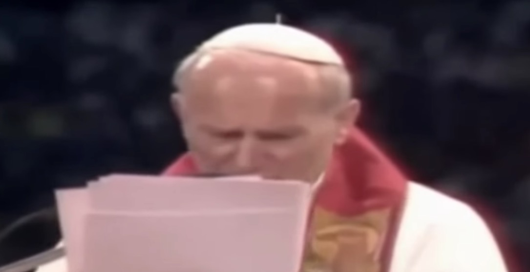 Vaticano admite que João Paulo 2º sabia de alegações de abuso sexual ao promover arcebispo