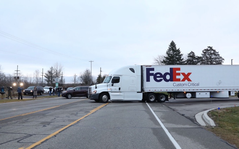 Distribuição de vacina para Covid-19 tem início nos EUA