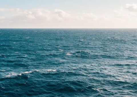 Barco com imigrantes africanos afunda na costa da Tunísia