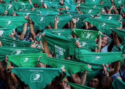 Argentina aprova legalização do aborto no país