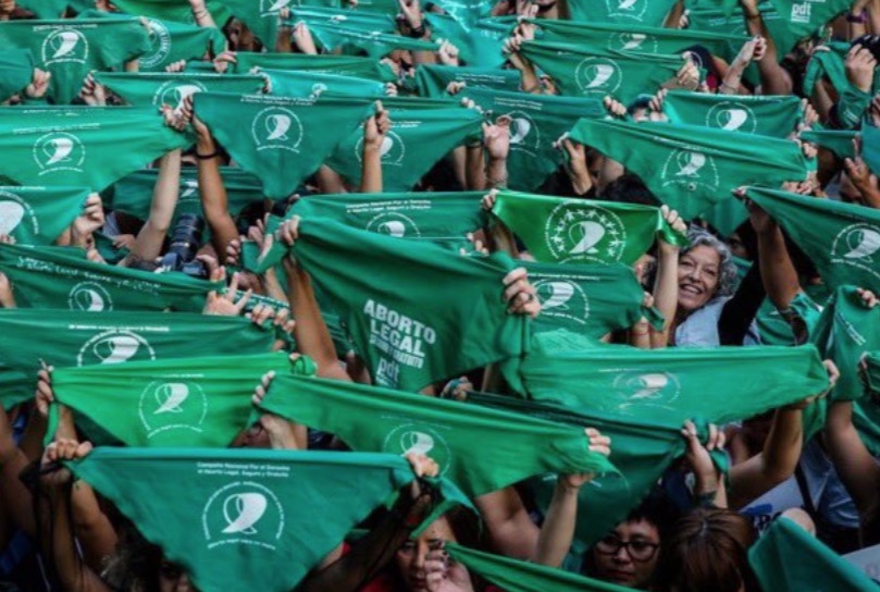 Argentina aprova legalização do aborto no país