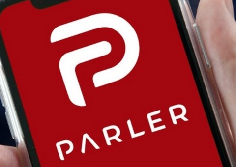 Apple ameaça retirar Parler do ar até que adote ‘moderação de conteúdo’ 