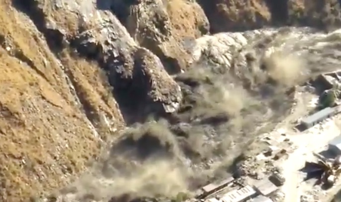 Vídeo: Geleira do Himalaia se desprende e mata mais de 100 pessoas na Índia