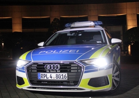 Carro invade área fechada e atropela pedestres na Alemanha; há mortos