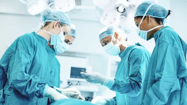 EUA investigam denúncia de retirada de úteros de imigrantes presas