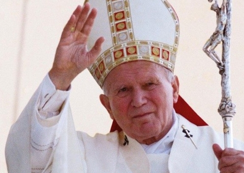 Vaticano admite que João Paulo 2º sabia de alegações de abuso sexual ao promover arcebispo