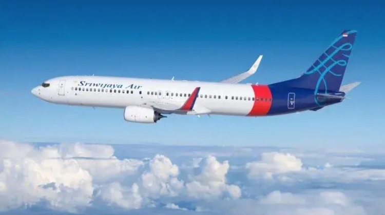 Corpos de vítimas são encontrados após queda de avião na Indonésia