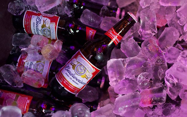 Fabricante da Budwiser anuncia bolsa de estudos para negros nos EUA