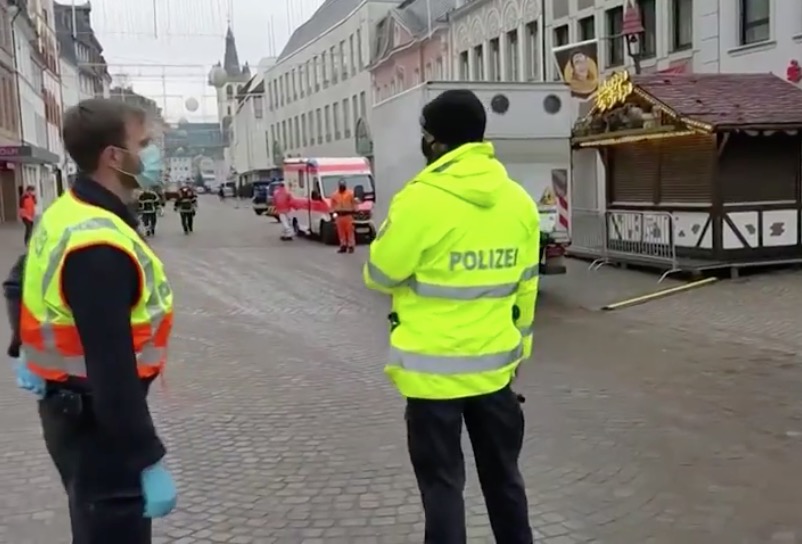 Atropelamento deixa dois mortos e 15 feridos na Alemanha 