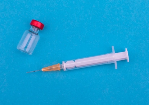 Vacina da Moderna é aprovada por comitê de cientistas nos EUA