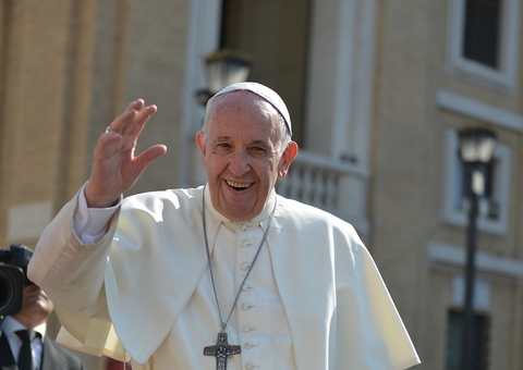 Com dor ciática, Papa Francisco não participará da missa de fim de ano