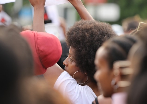 Policiais são baleados em protestos por Breonna Taylor nos Estados Unidos