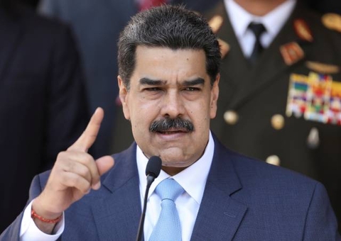 Com abstenções, partido de Nicolás Maduro vence eleições na Venezuela 