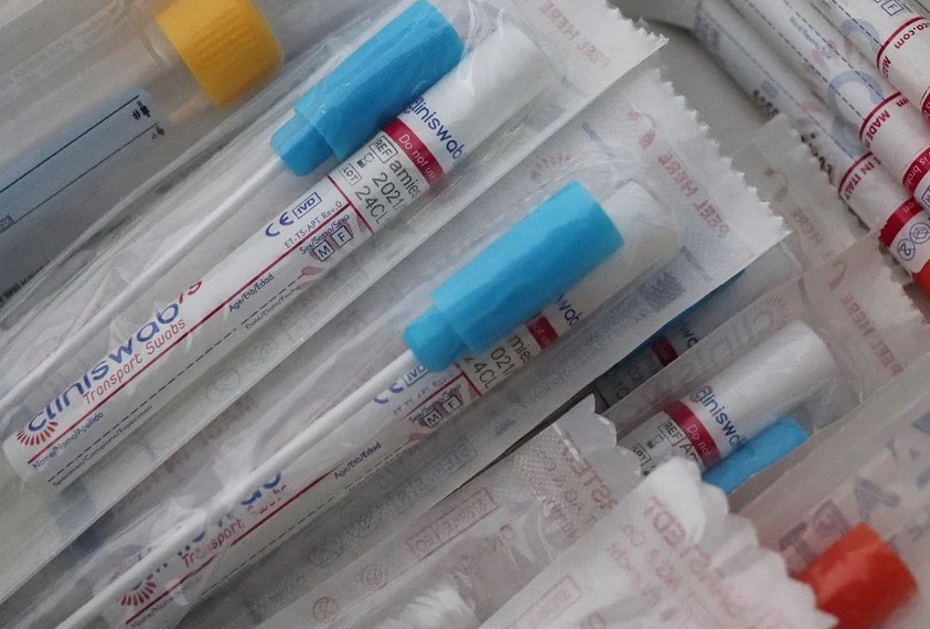 China passa a usar teste retal para identificar pessoas com Covid-19