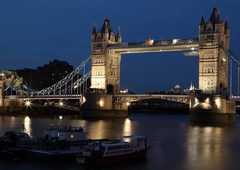 Inglaterra impõe nível máximo de lockdown após mutação do coronavírus