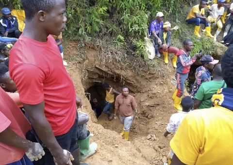 Vídeo: Dezenas de pessoas morrem soterradas após mina desabar no Congo