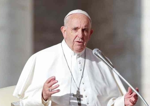 'Consumismo sequestrou o Natal', lamenta Papa Francisco