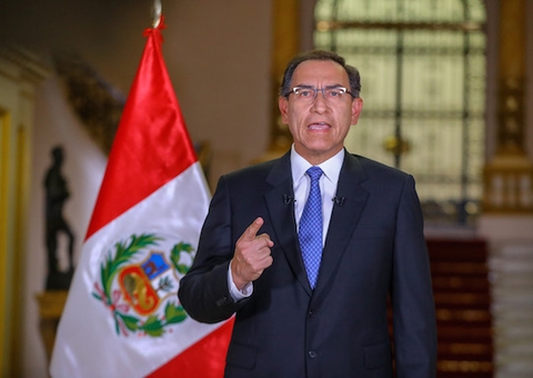 Presidente Martín Vizcarra sofre impeachment no Peru