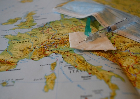 União Europeia dá início a vacinação em massa neste domingo